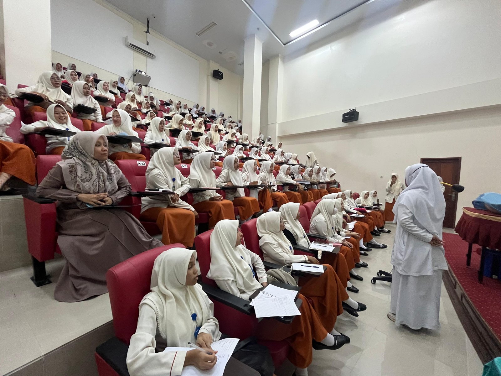 Dokumentasi Kuliah Praktisi